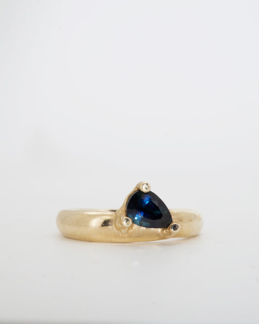 Pear Sapphire + 9ct yellow gold