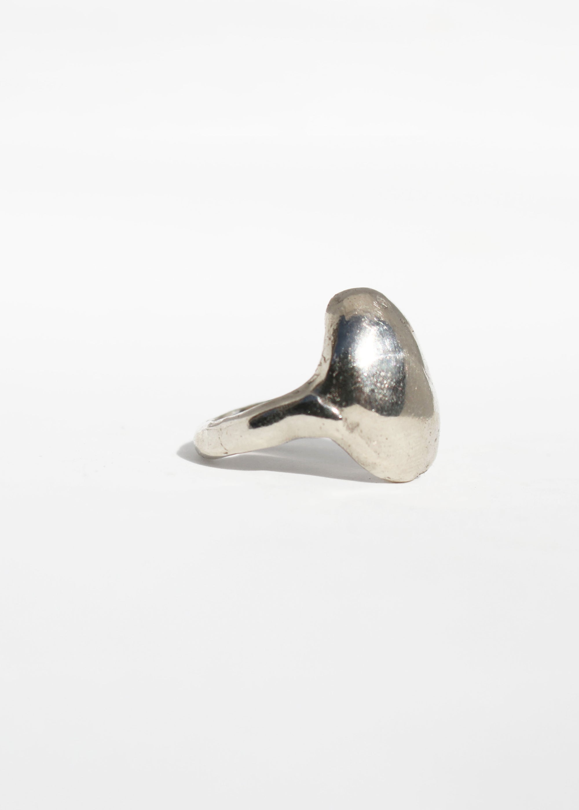 Egg ring - solid white gold