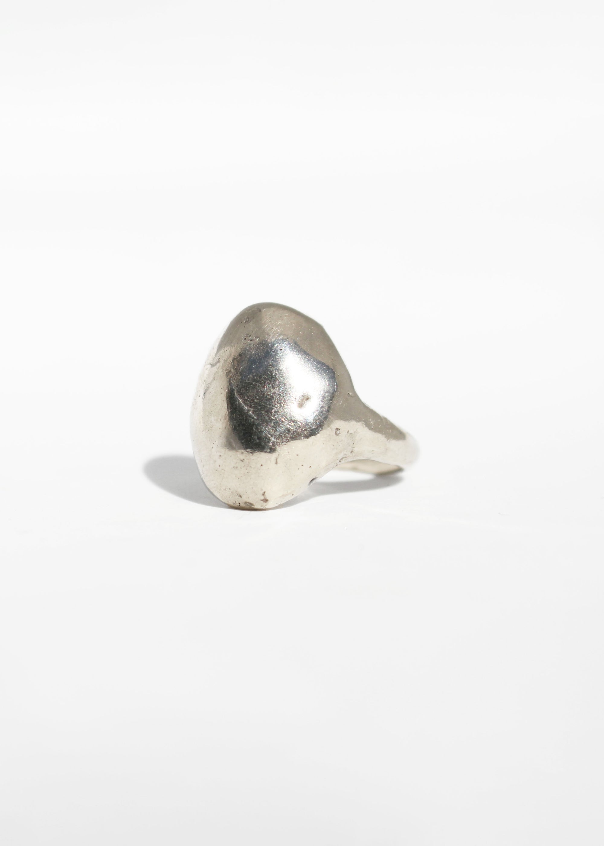 Egg ring - solid white gold